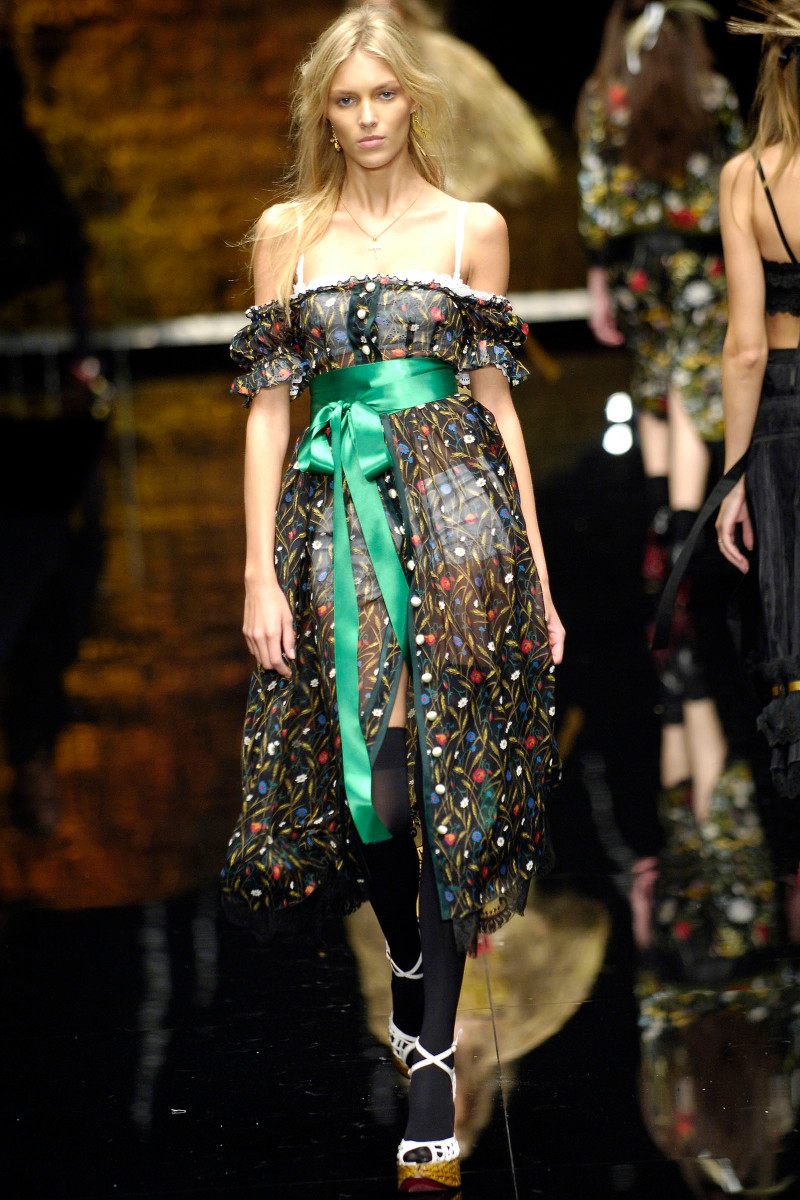 Dolce & Gabbana fashion show for Spring/Summer 2006