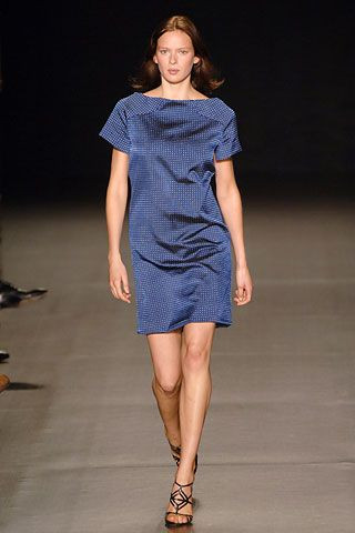 Giles Deacon fashion show for Spring/Summer 2006