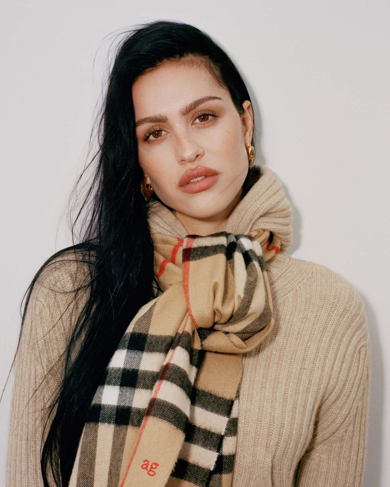 Amelia Gray Hamlin featured in  the Burberry Check Scarf Portrait Series advertisement for Autumn/Winter 2025