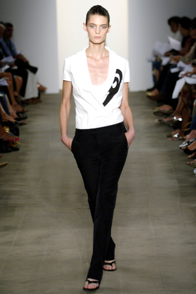Narciso Rodriguez fashion show for Spring/Summer 2006