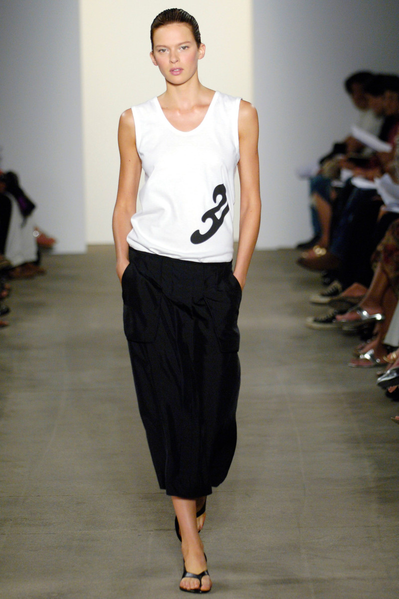 Narciso Rodriguez fashion show for Spring/Summer 2006