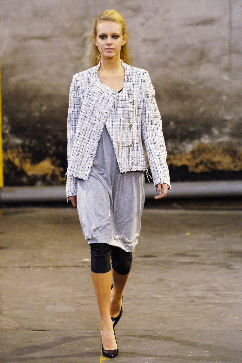 Veronique Branquinho fashion show for Spring/Summer 2006