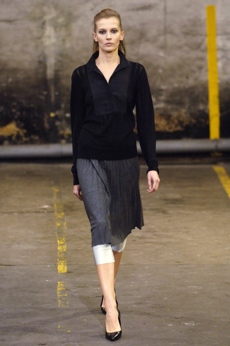 Veronique Branquinho fashion show for Spring/Summer 2006