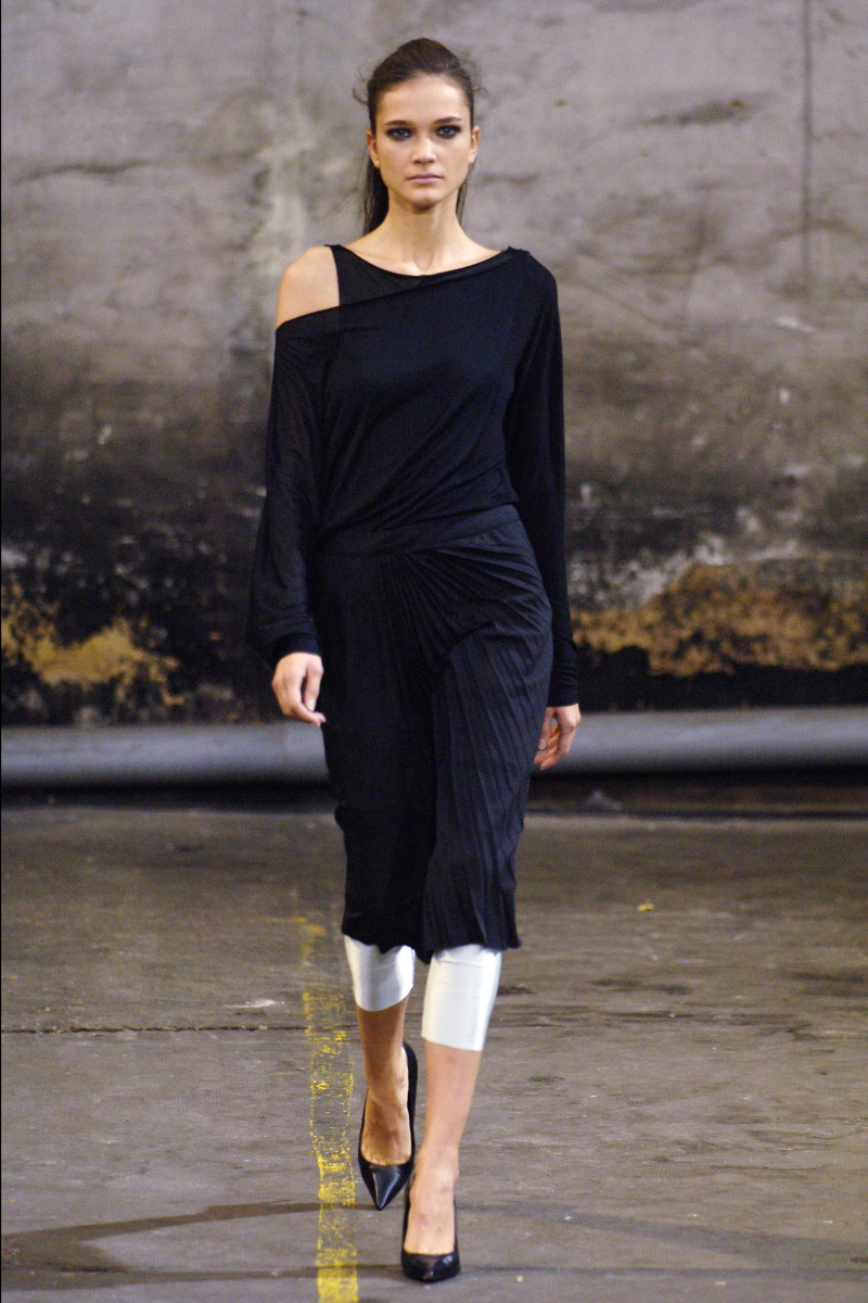 Veronique Branquinho fashion show for Spring/Summer 2006