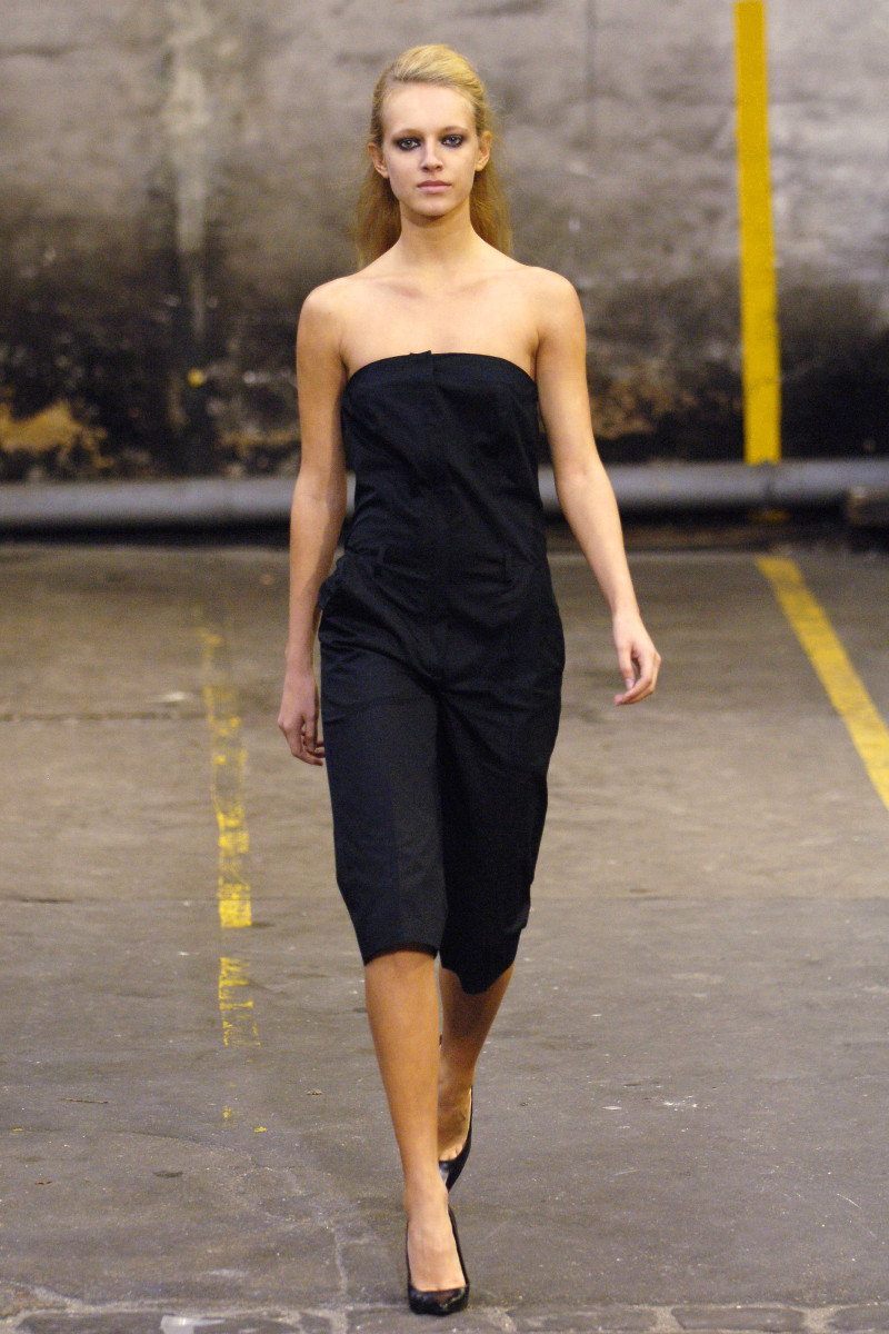 Veronique Branquinho fashion show for Spring/Summer 2006