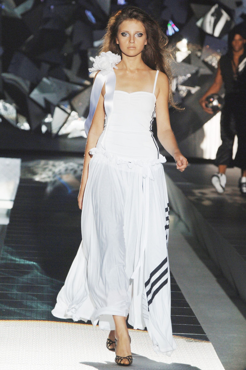 Y-3 fashion show for Spring/Summer 2006