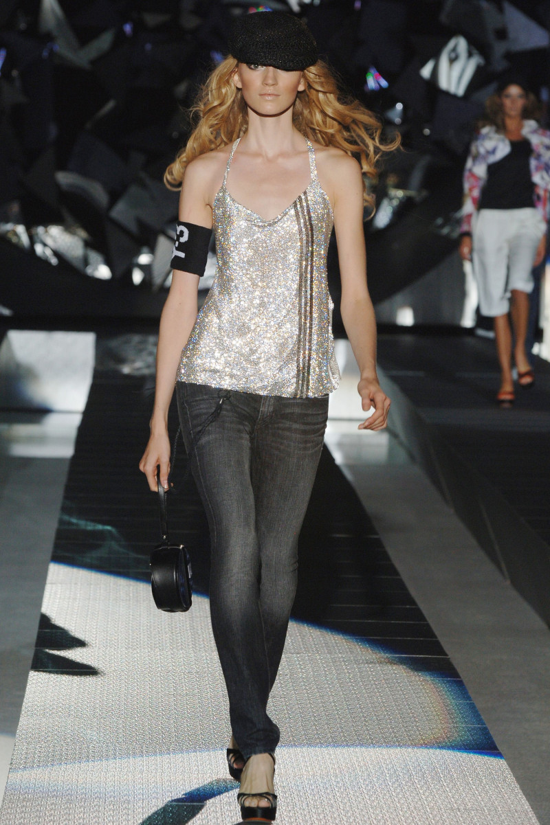 Y-3 fashion show for Spring/Summer 2006