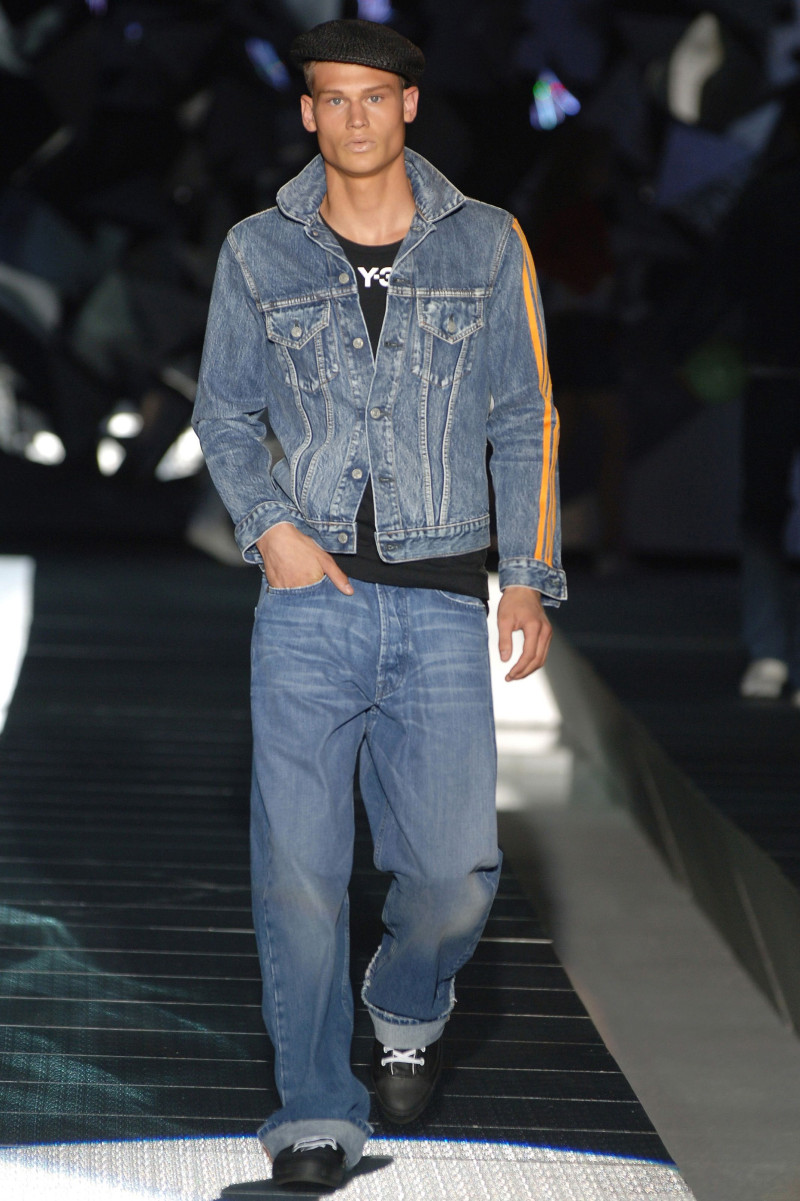 Y-3 fashion show for Spring/Summer 2006