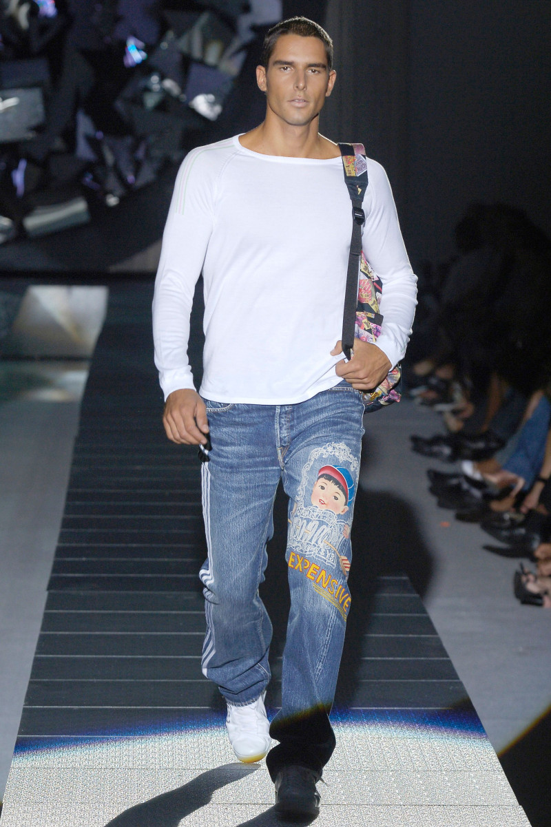 Y-3 fashion show for Spring/Summer 2006