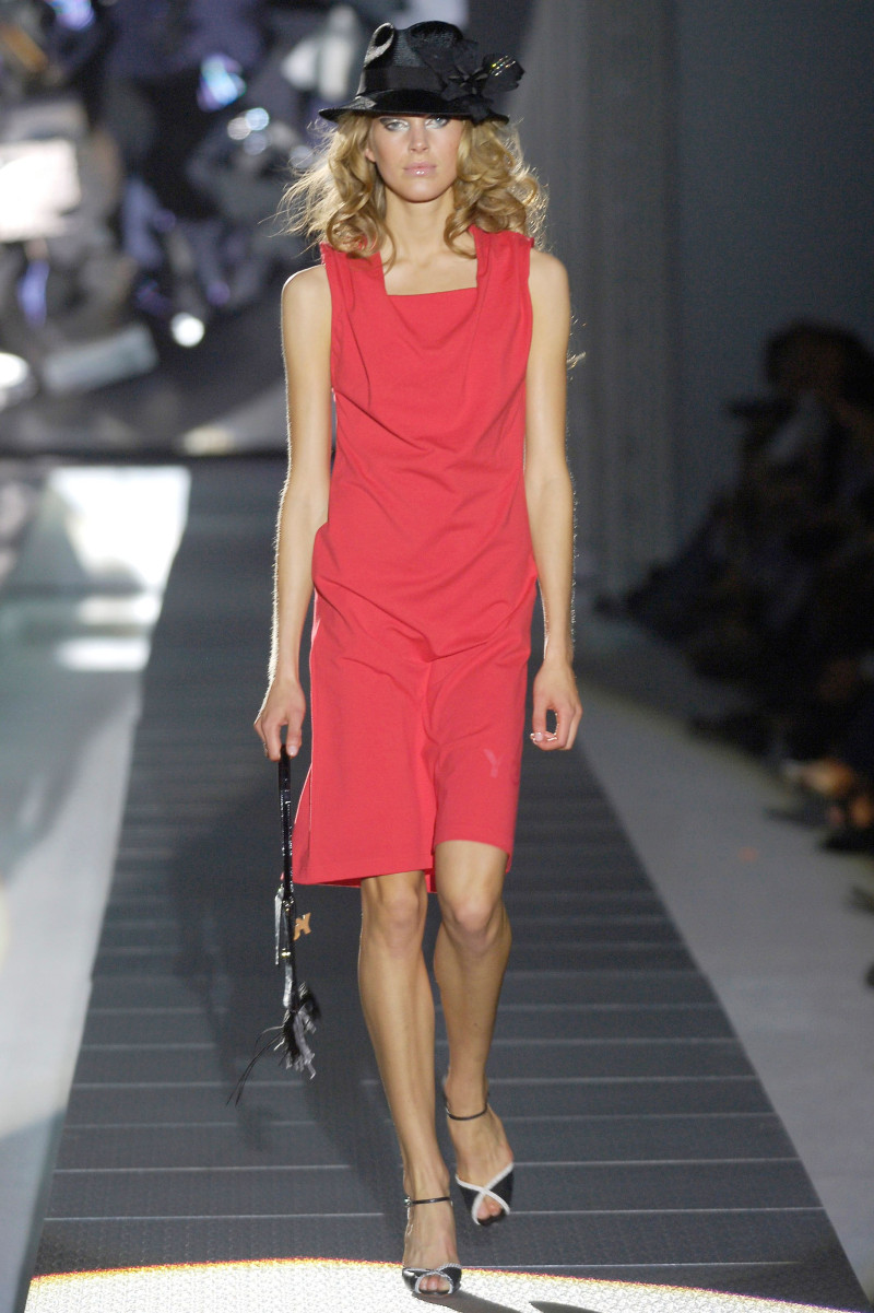 Y-3 fashion show for Spring/Summer 2006