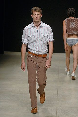 Alessandro Dell\'Acqua fashion show for Spring/Summer 2006