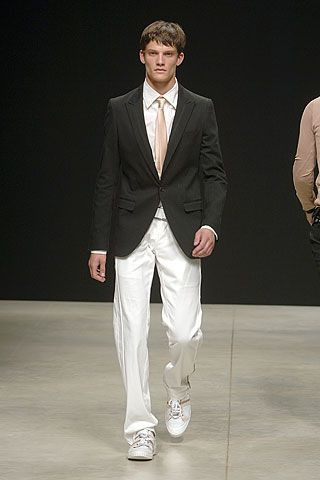 Alessandro Dell\'Acqua fashion show for Spring/Summer 2006