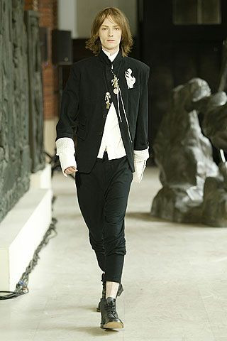 Ann Demeulemeester fashion show for Spring/Summer 2006