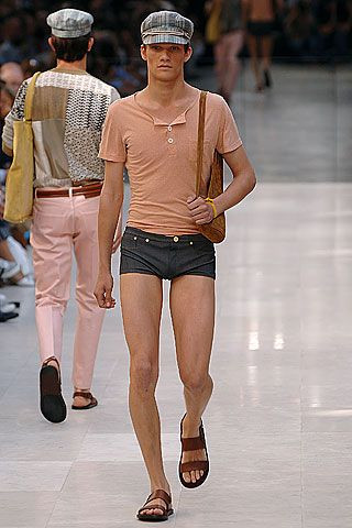 Burberry fashion show for Spring/Summer 2006