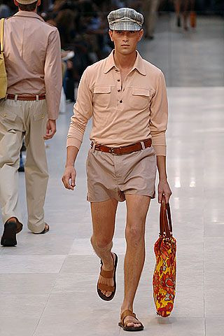 Burberry fashion show for Spring/Summer 2006