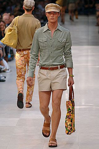 Burberry fashion show for Spring/Summer 2006