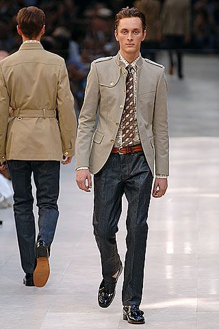 Burberry fashion show for Spring/Summer 2006