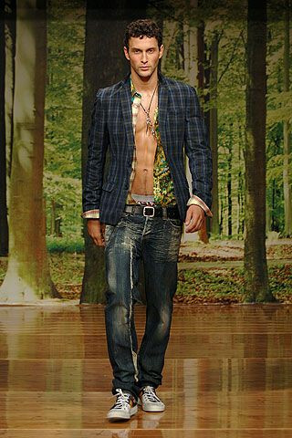 D&G fashion show for Spring/Summer 2006