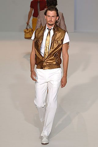 Givenchy fashion show for Spring/Summer 2006