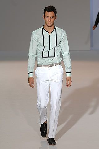 Givenchy fashion show for Spring/Summer 2006