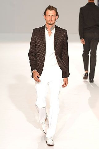 Givenchy fashion show for Spring/Summer 2006