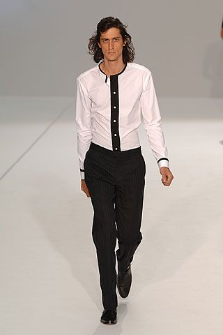 Givenchy fashion show for Spring/Summer 2006