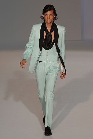 Givenchy fashion show for Spring/Summer 2006