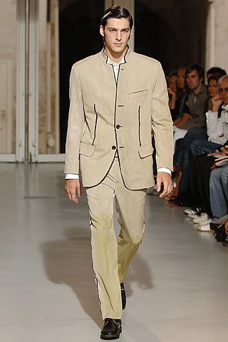 Issey Miyake fashion show for Spring/Summer 2006