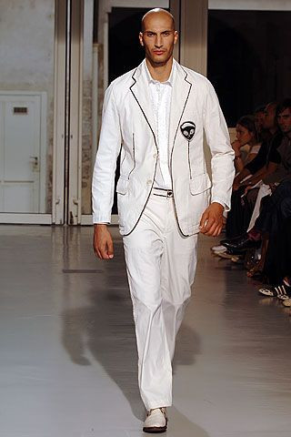 Issey Miyake fashion show for Spring/Summer 2006