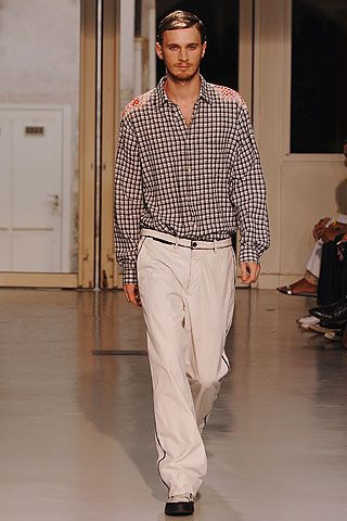 Issey Miyake fashion show for Spring/Summer 2006