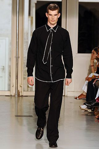 Issey Miyake fashion show for Spring/Summer 2006