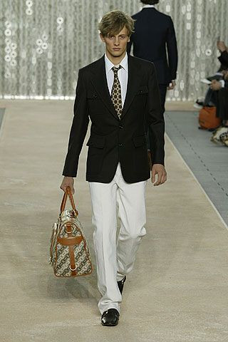 Louis Vuitton fashion show for Spring/Summer 2006