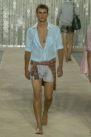 Louis Vuitton fashion show for Spring/Summer 2006