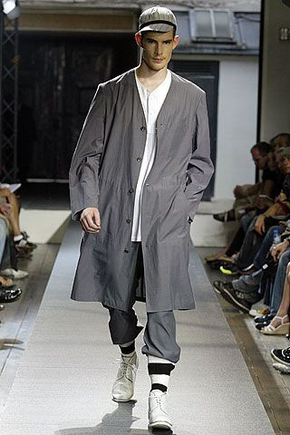 Yohji Yamamoto fashion show for Spring/Summer 2006