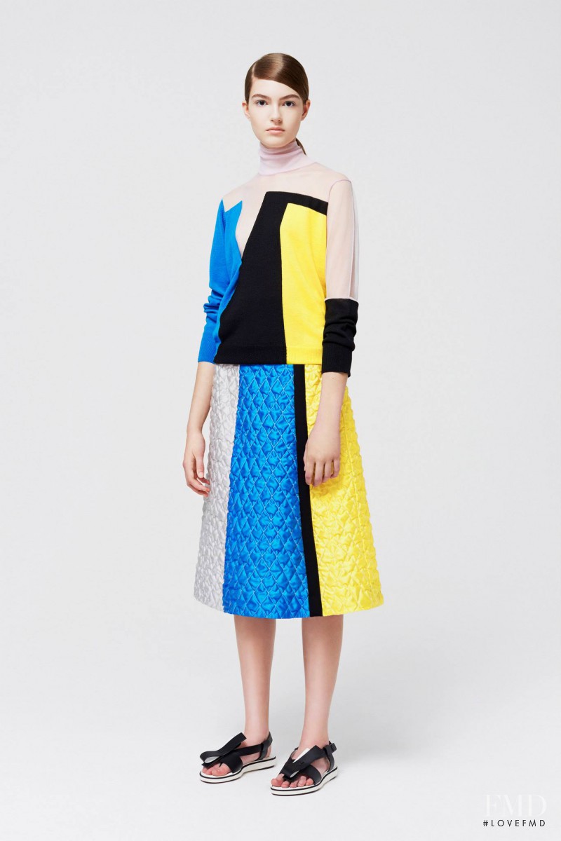 Scarlett Gray featured in  the Roksanda Ilincic fashion show for Resort 2015