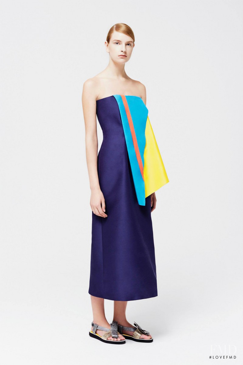 Scarlett Gray featured in  the Roksanda Ilincic fashion show for Resort 2015