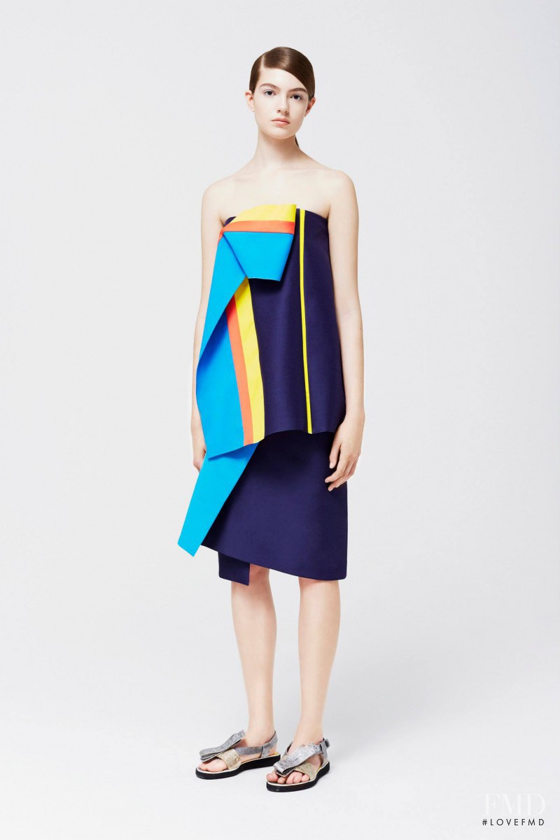 Scarlett Gray featured in  the Roksanda Ilincic fashion show for Resort 2015