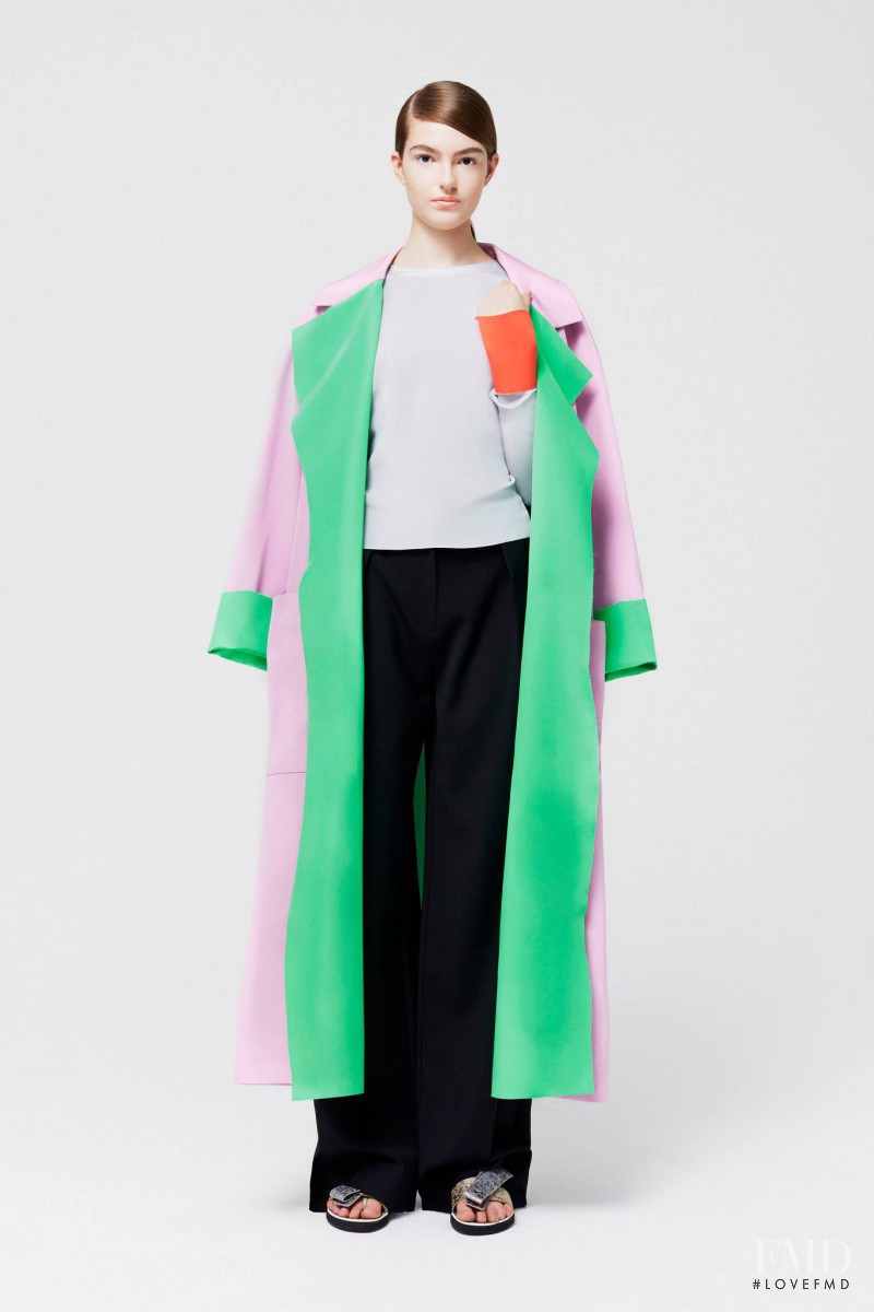 Scarlett Gray featured in  the Roksanda Ilincic fashion show for Resort 2015