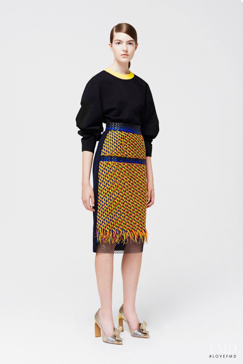 Scarlett Gray featured in  the Roksanda Ilincic fashion show for Resort 2015