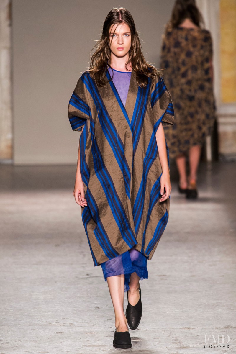 Alicia Tostmann featured in  the Uma Wang fashion show for Spring/Summer 2015