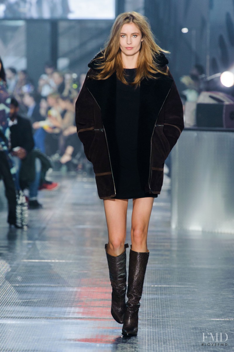 Nadja Bender featured in  the H&M fashion show for Autumn/Winter 2014