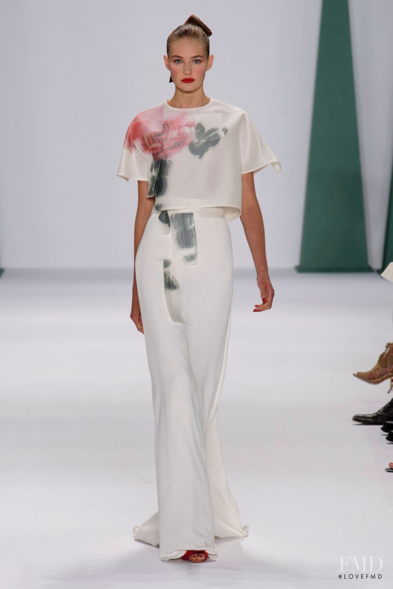 Sanne Vloet featured in  the Carolina Herrera fashion show for Spring/Summer 2015