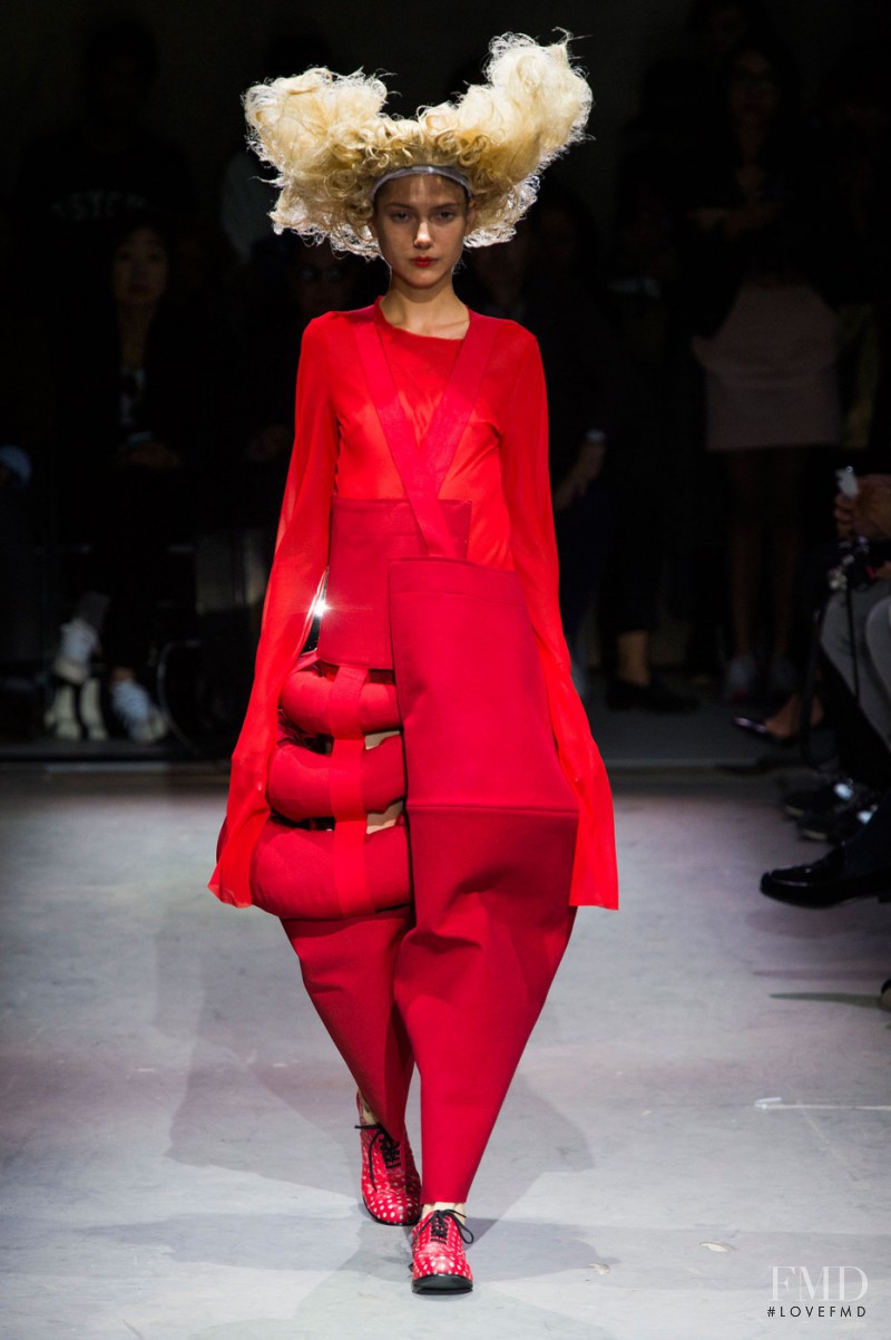 Comme Des Garcons fashion show for Spring/Summer 2015