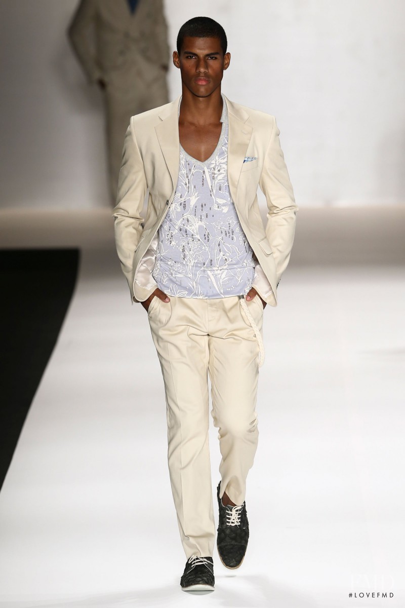 TNG fashion show for Spring/Summer 2015