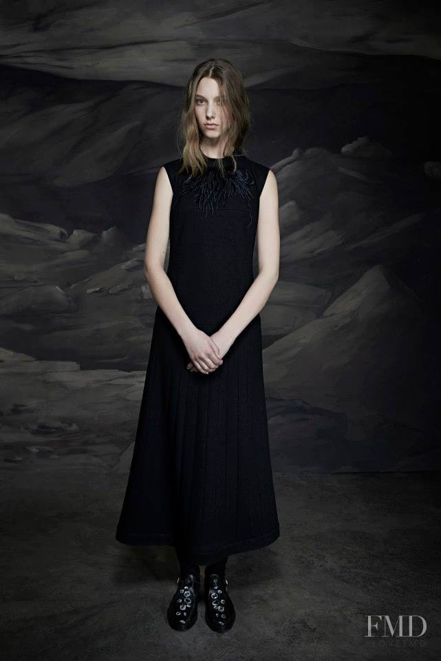 Sarah Harper featured in  the Ter Et Bantine fashion show for Pre-Fall 2014