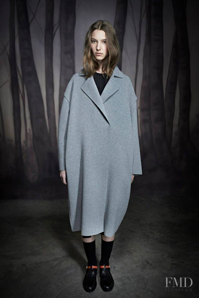Sarah Harper featured in  the Ter Et Bantine fashion show for Pre-Fall 2014