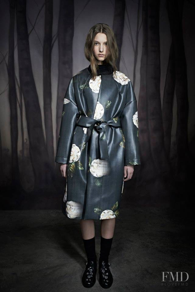 Sarah Harper featured in  the Ter Et Bantine fashion show for Pre-Fall 2014