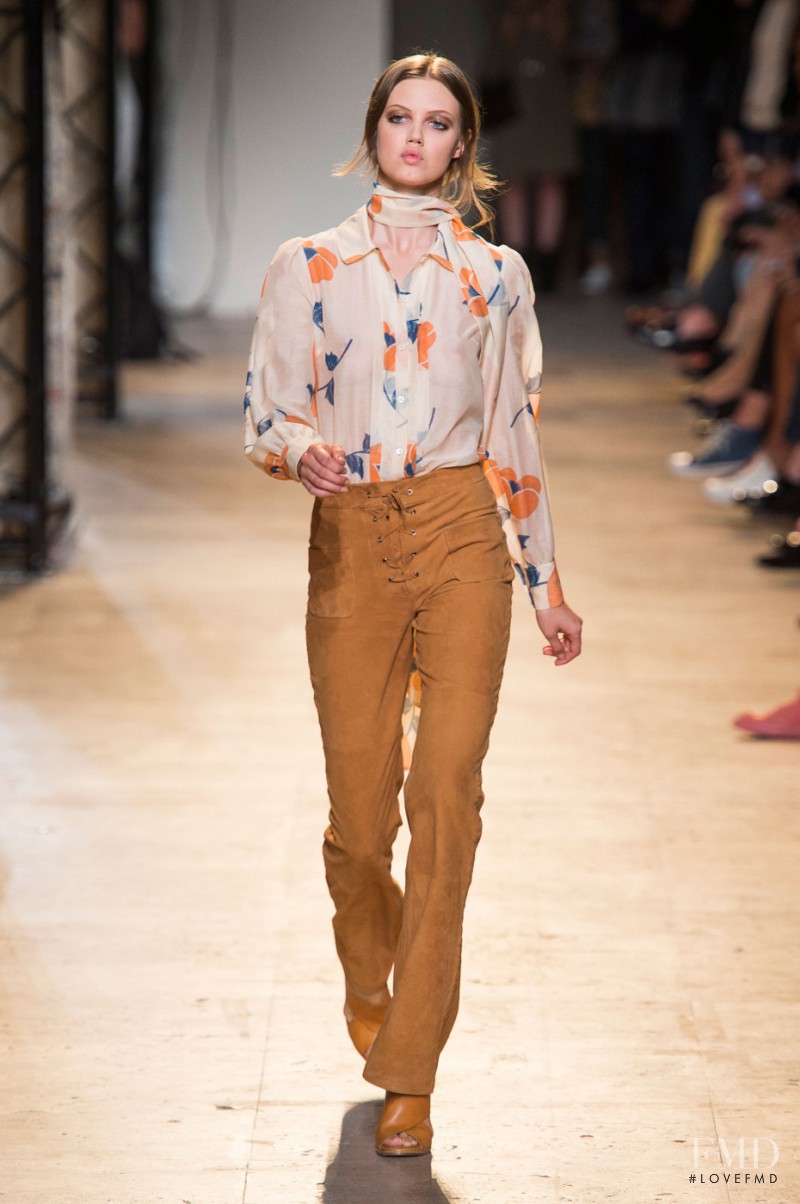 Lindsey Wixson featured in  the Paul et Joe fashion show for Spring/Summer 2015
