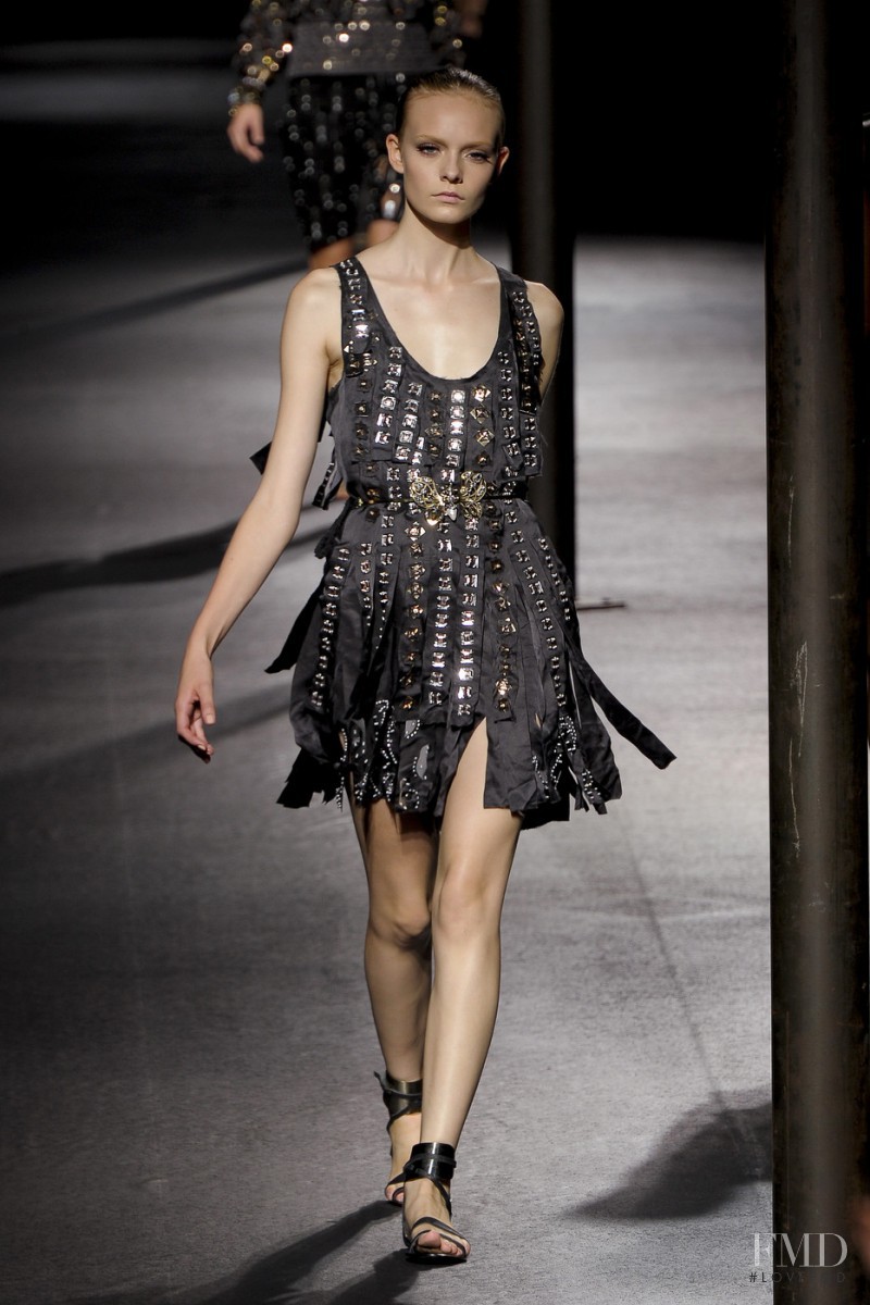 Nimuë Smit featured in  the Lanvin fashion show for Spring/Summer 2011