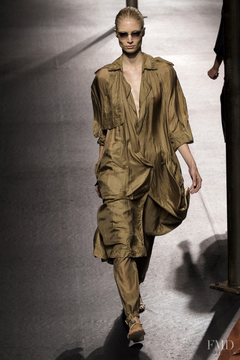 Melissa Tammerijn featured in  the Lanvin fashion show for Spring/Summer 2011